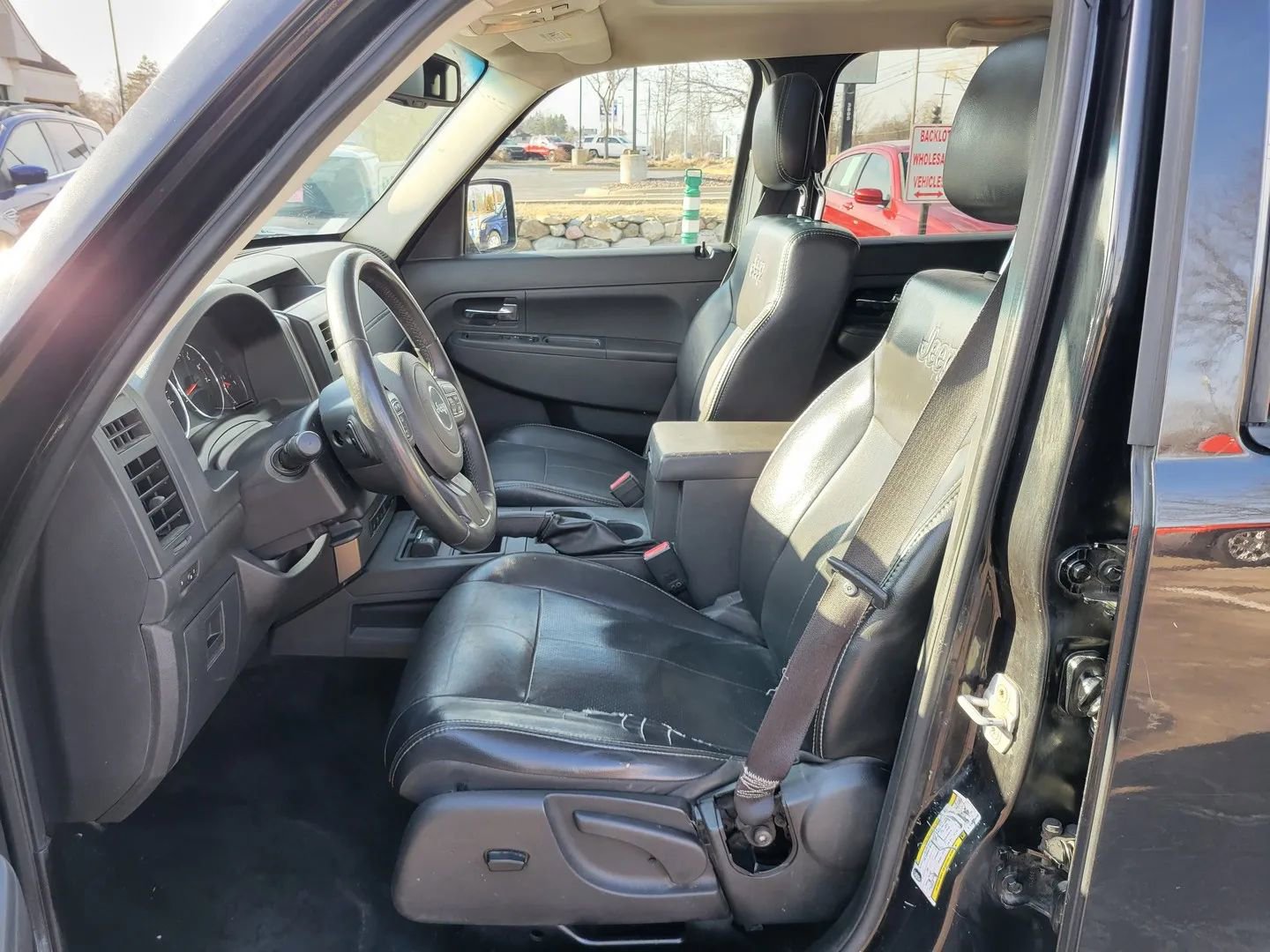 Used 2012 Jeep Liberty Sport AWD/4WD image 2