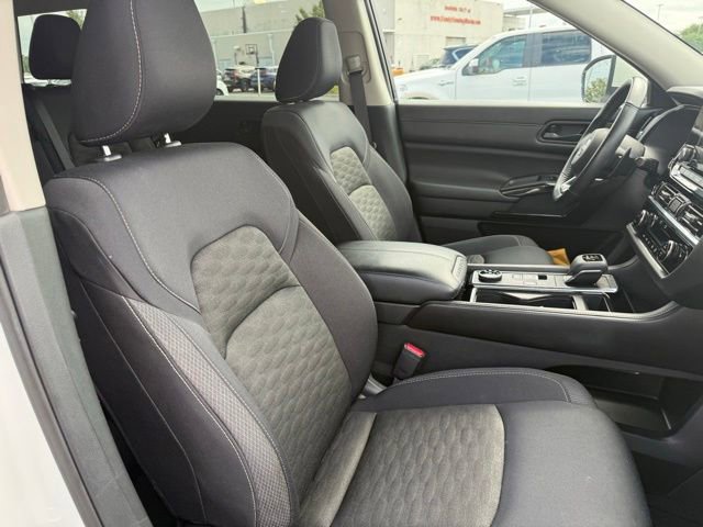Used 2023 Nissan Pathfinder SV w/ Black Appearance Package AWD/4WD image 11