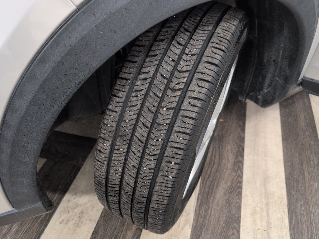 Used 2018 Nissan Kicks S image 20