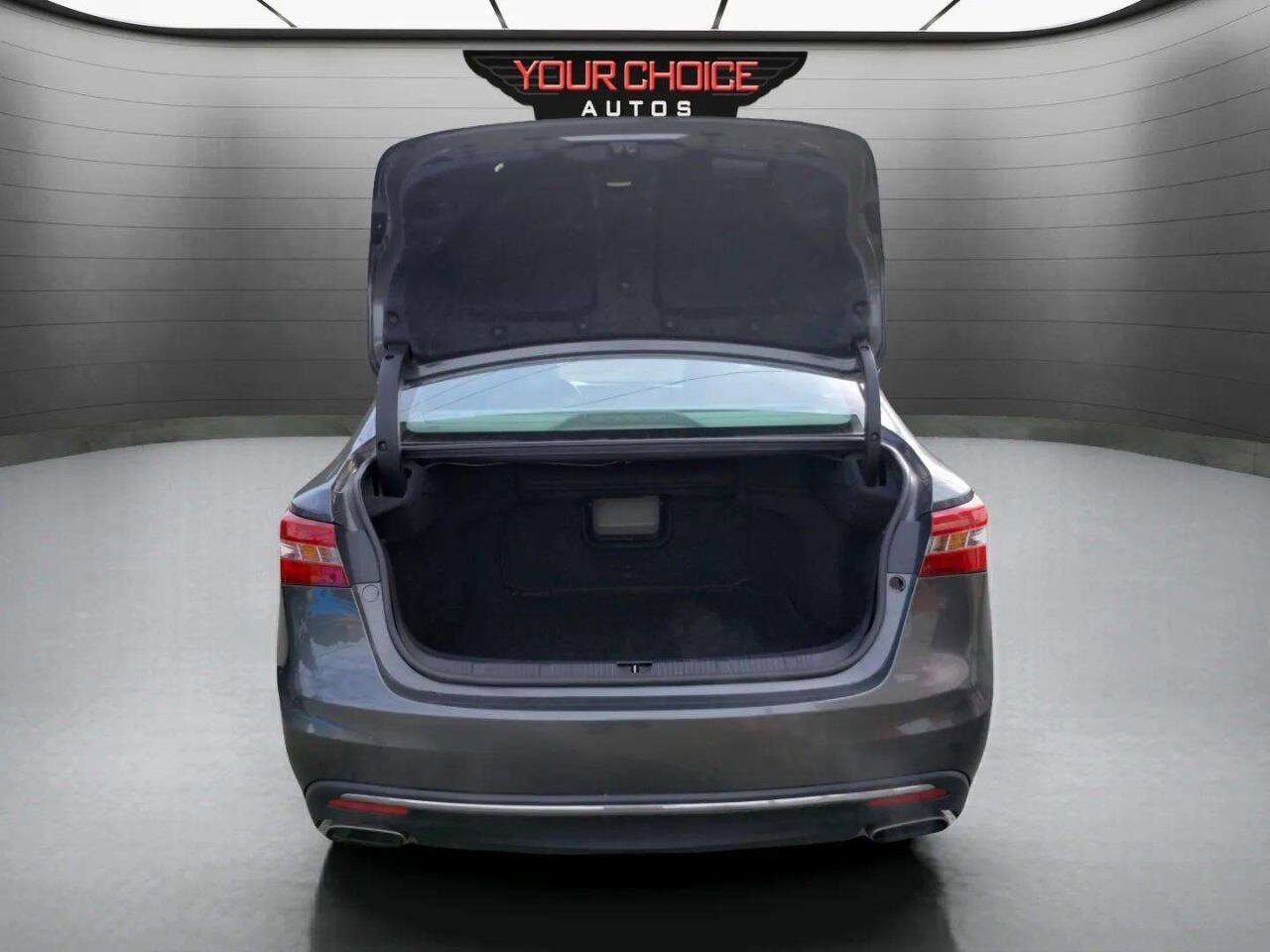 Used 2018 Toyota Avalon Limited w/ All Weather Liner Package image 9