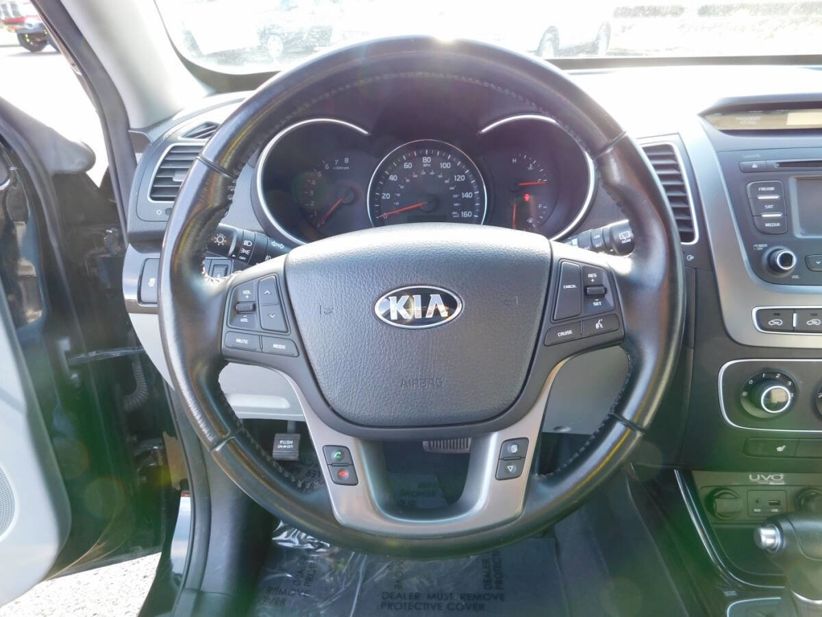 Used 2014 Kia Sorento LX image 9