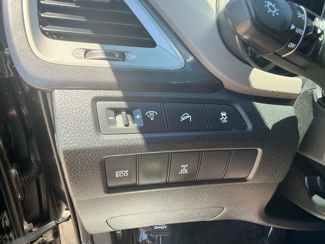Used 2013 Hyundai Santa Fe Sport w/ Popular Equipment Pkg AWD/4WD image 28