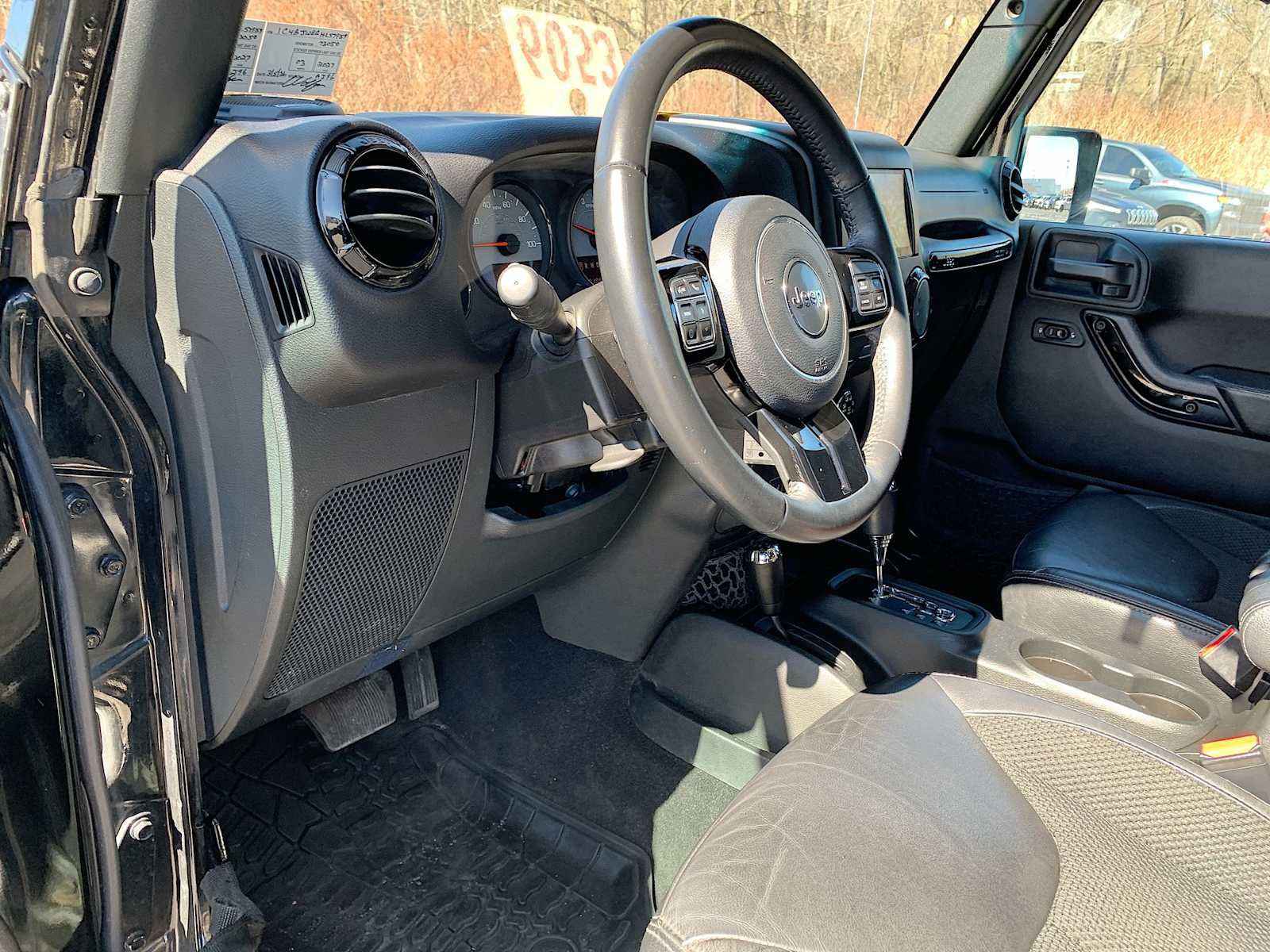 Used 2017 Jeep Wrangler Unlimited Sahara image 10