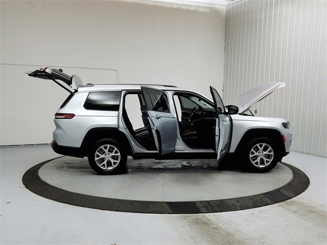 Used 2022 Jeep Grand Cherokee L Limited image 16