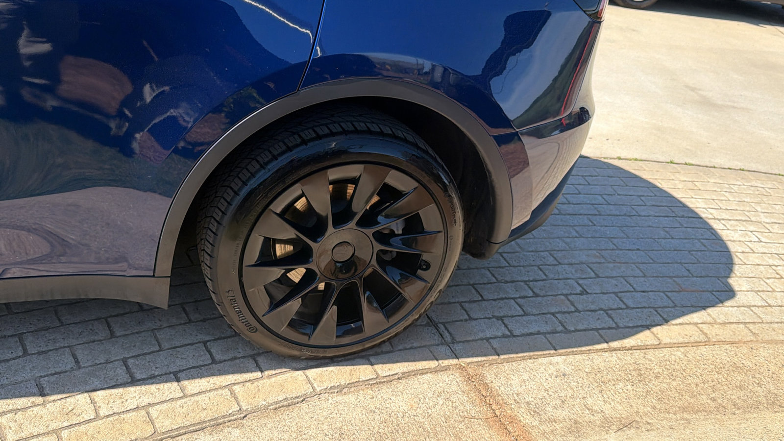 Used 2023 Tesla Model Y Long Range image 12