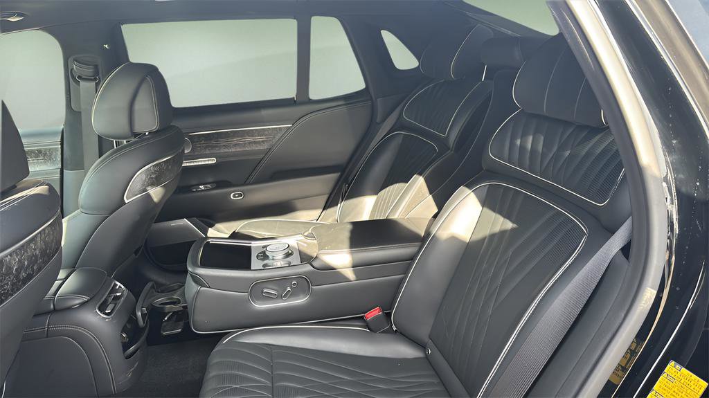 Used 2023 Genesis G90 3.5T AWD/4WD image 10
