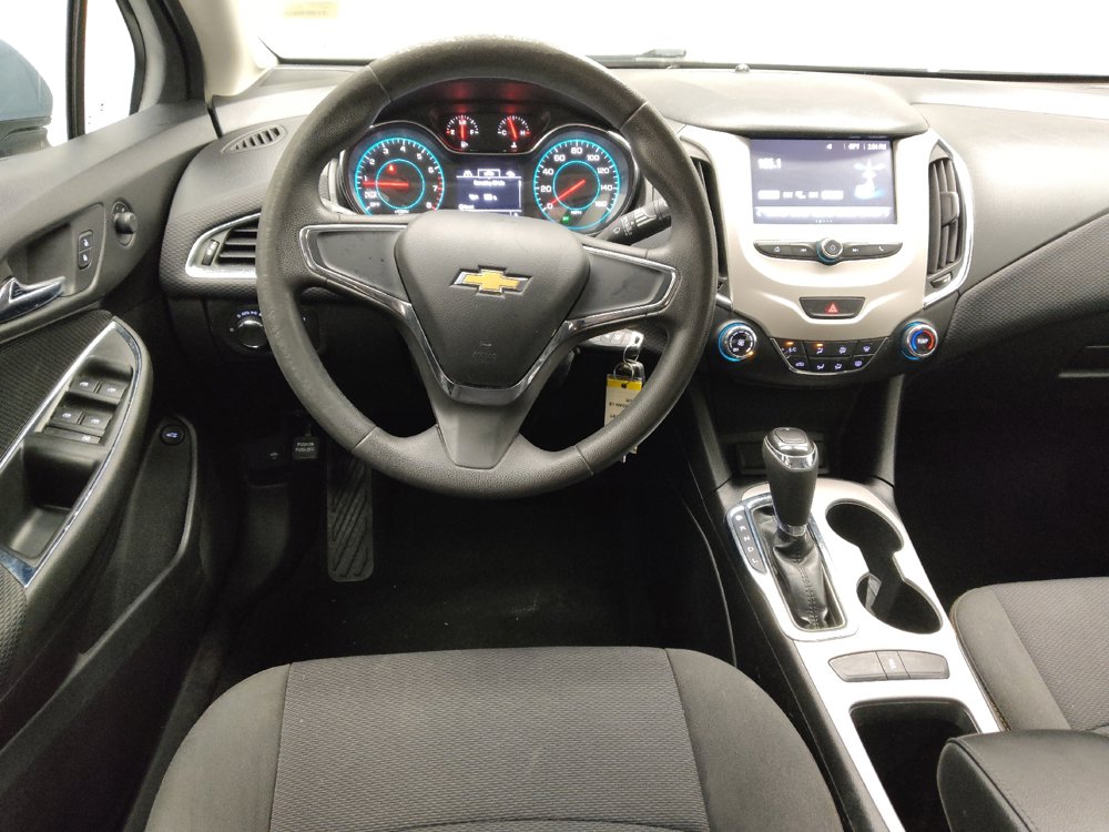 Used 2017 Chevrolet Cruze LS FWD image 22