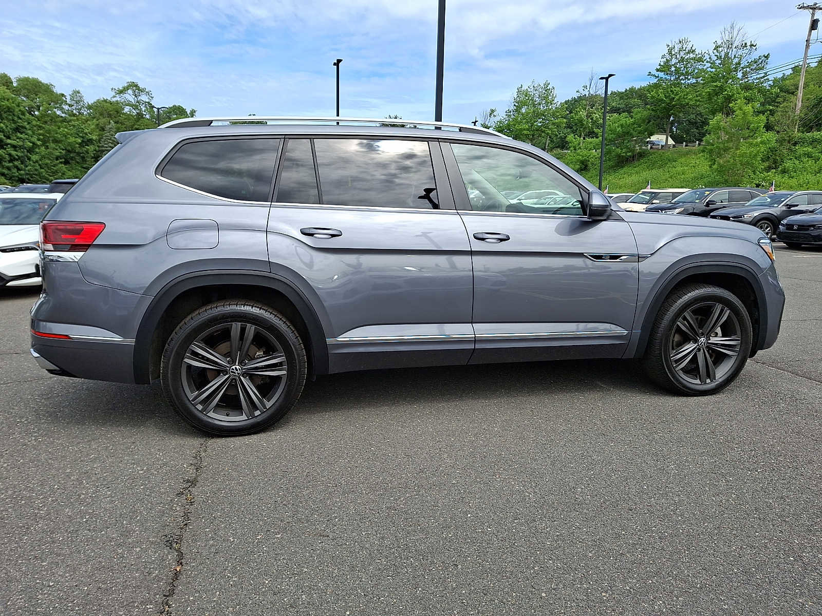 Used 2022 Volkswagen Atlas SEL R-Line AWD/4WD image 7