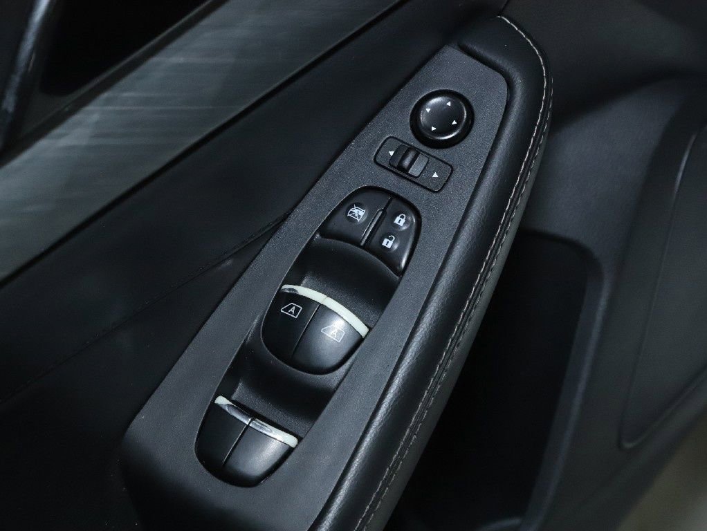 Used 2017 Nissan Maxima 3.5 SV w/ Interior Lighting Package image 16