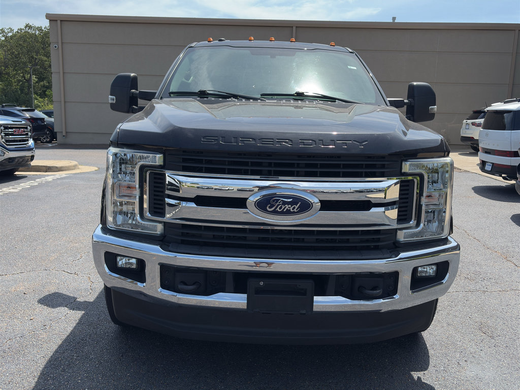 Used 2019 Ford F350 XLT w/ XLT Value Package AWD/4WD image 2