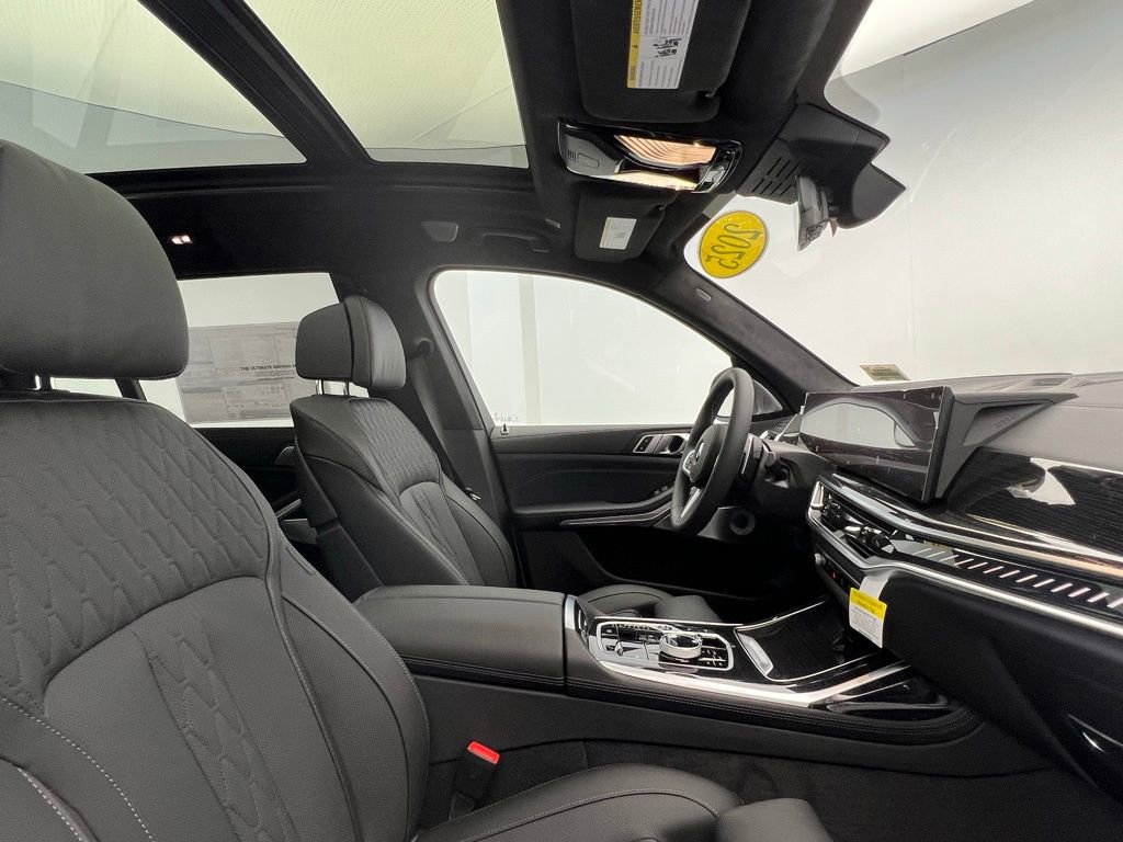 Certified 2025 BMW X7 M60i image 7