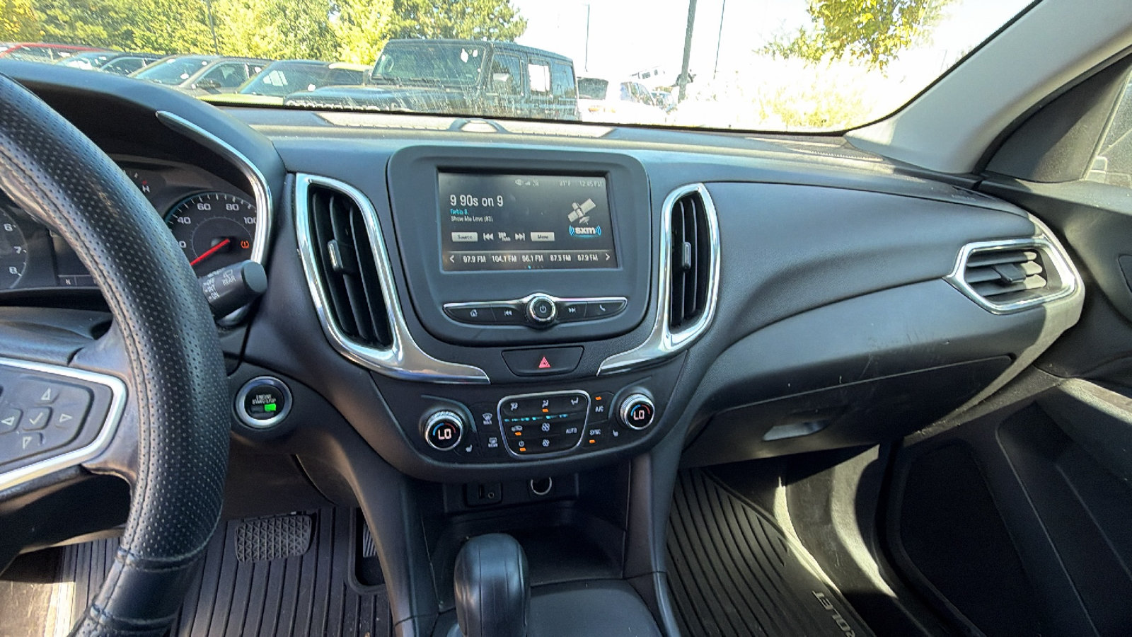 Used 2018 Chevrolet Equinox LT FWD image 31