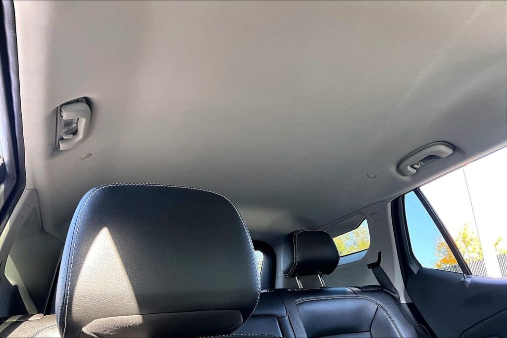 Used 2023 GMC Terrain SLT image 26