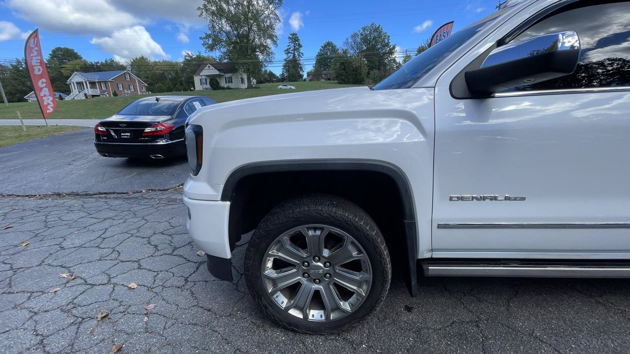 Used 2017 GMC Sierra 1500 Denali w/ Denali Ultimate Package AWD/4WD image 2