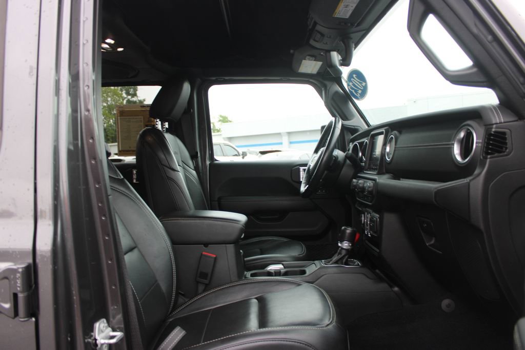 Used 2023 Jeep Wrangler Unlimited Sahara w/ Cold Weather Group AWD/4WD image 28