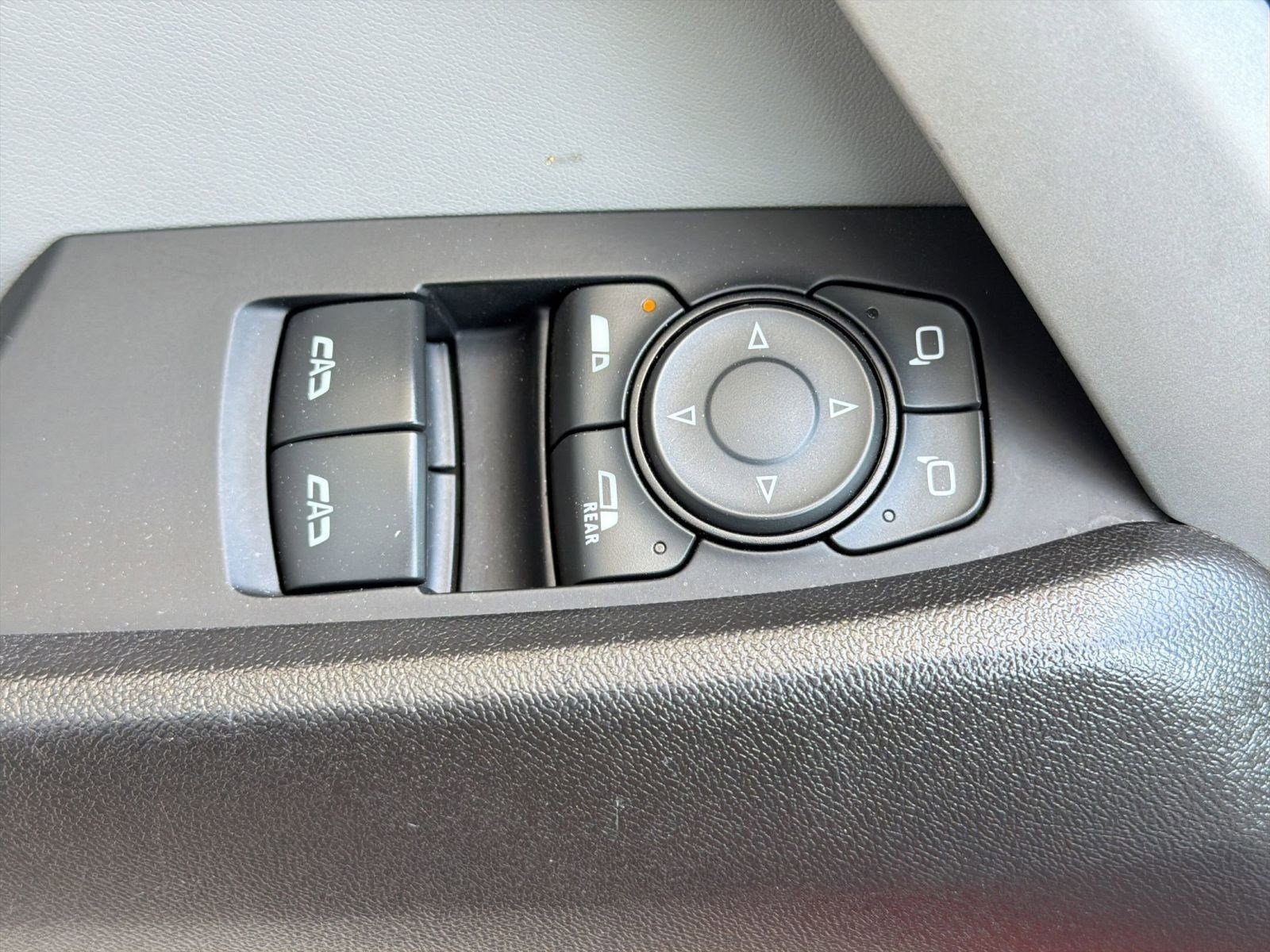 Used 2020 Chevrolet Camaro LT image 21