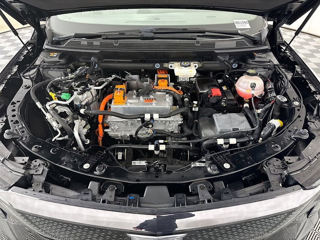 Used 2025 Cadillac Optiq Sport 1 image 31