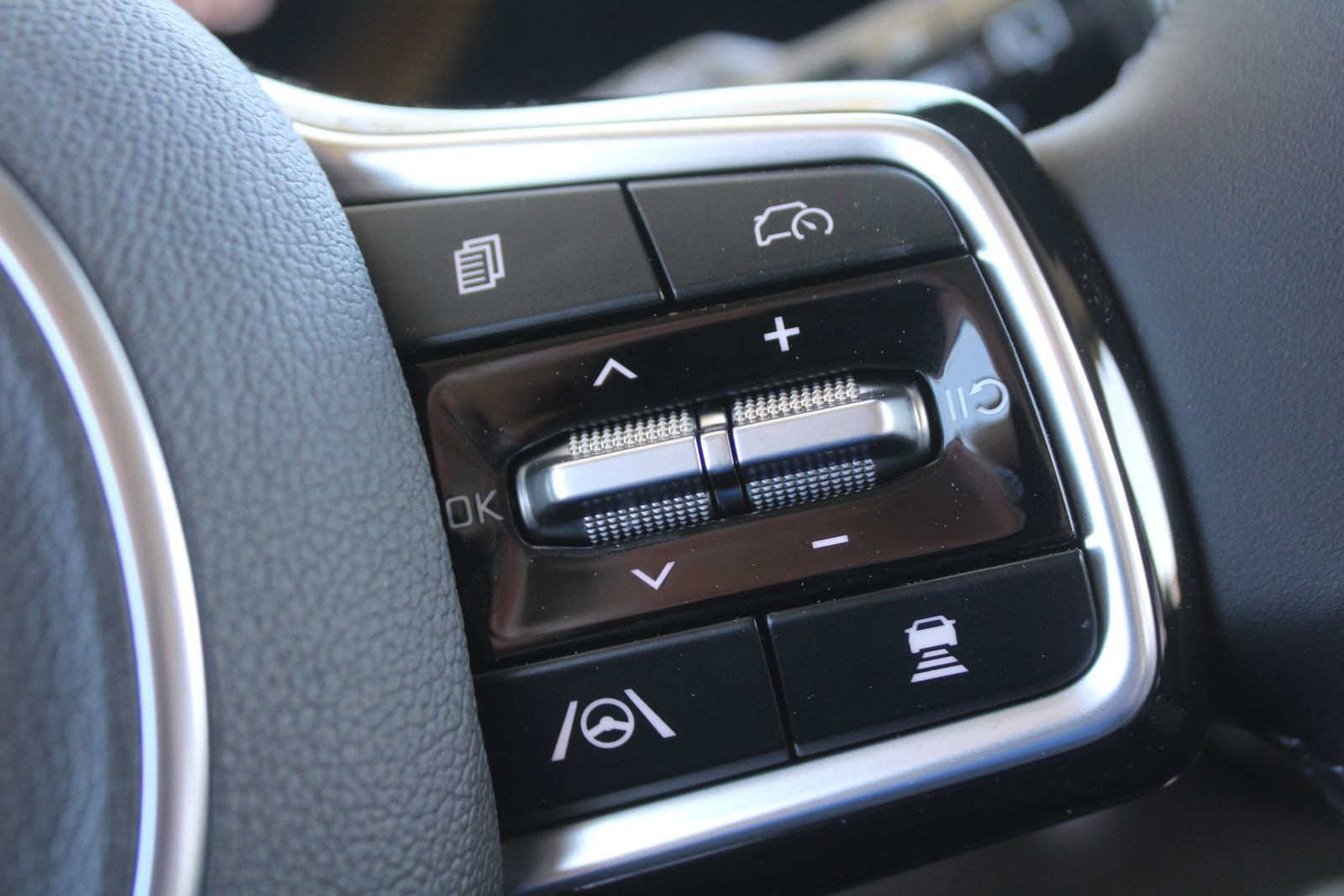 New 2026 Kia Carnival EX image 37