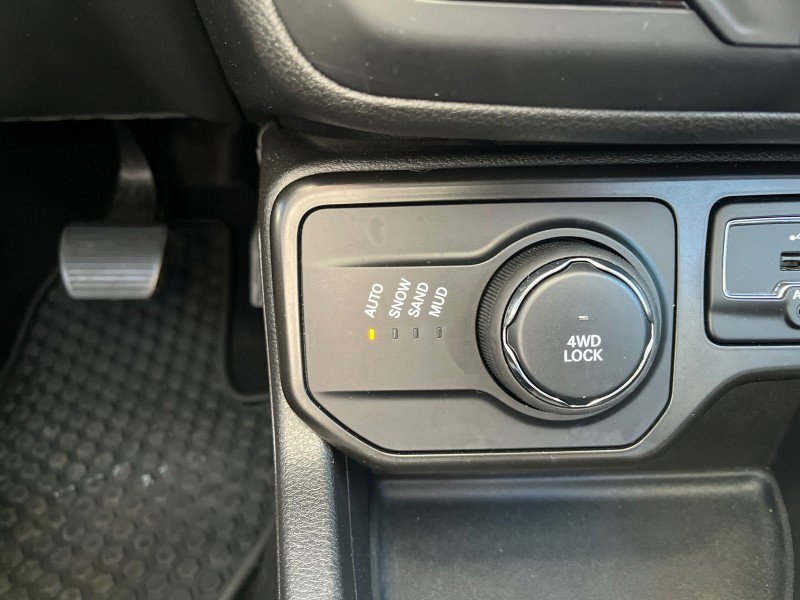 Used 2022 Jeep Renegade Limited w/ Sun, Sound & Wheels Group image 16