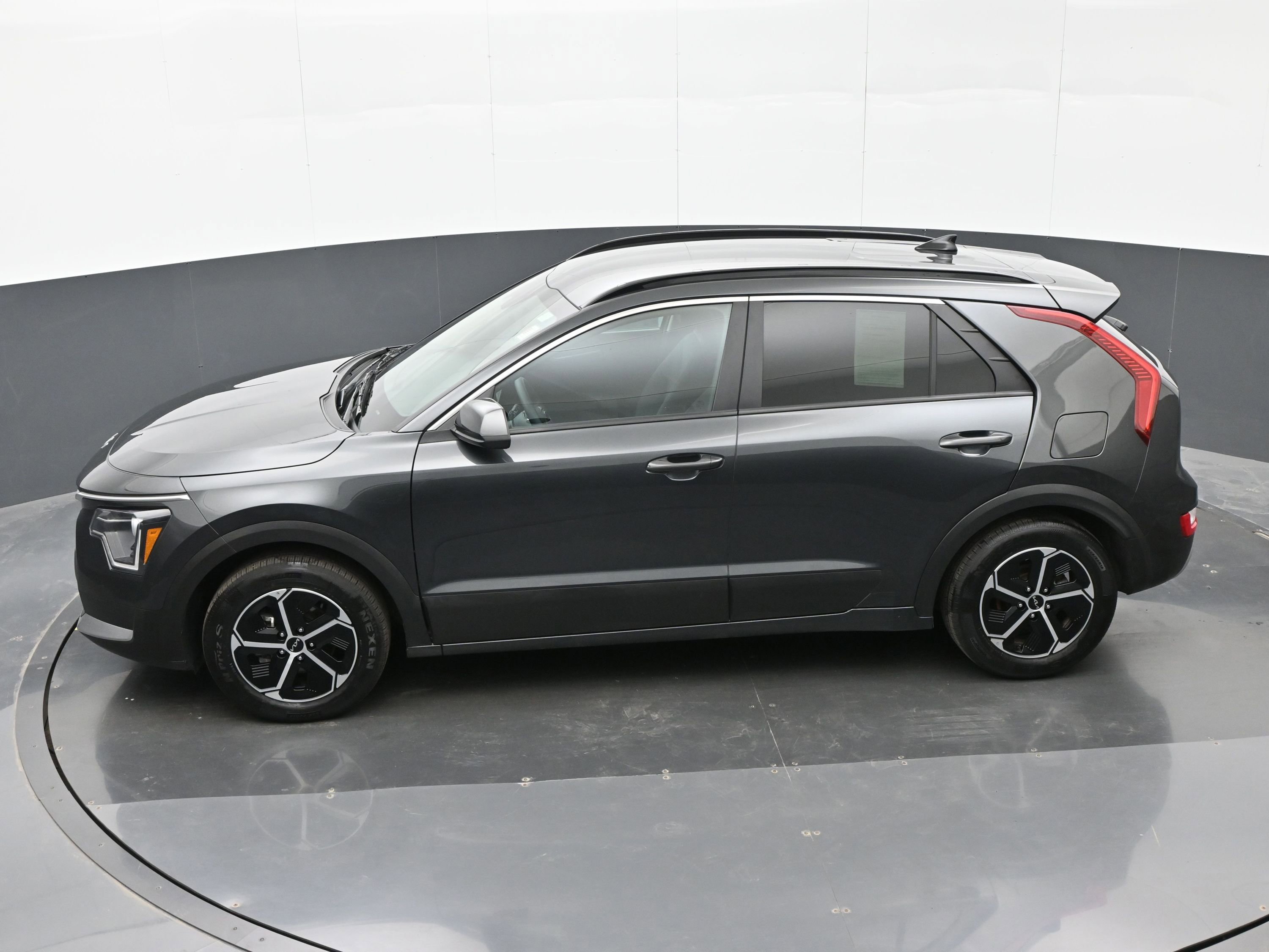Used 2024 Kia Niro LX image 36