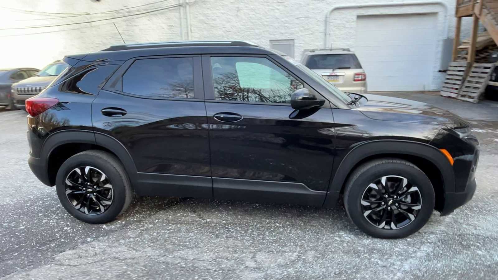 Used 2023 Chevrolet TrailBlazer LT w/ Convenience Package image 9