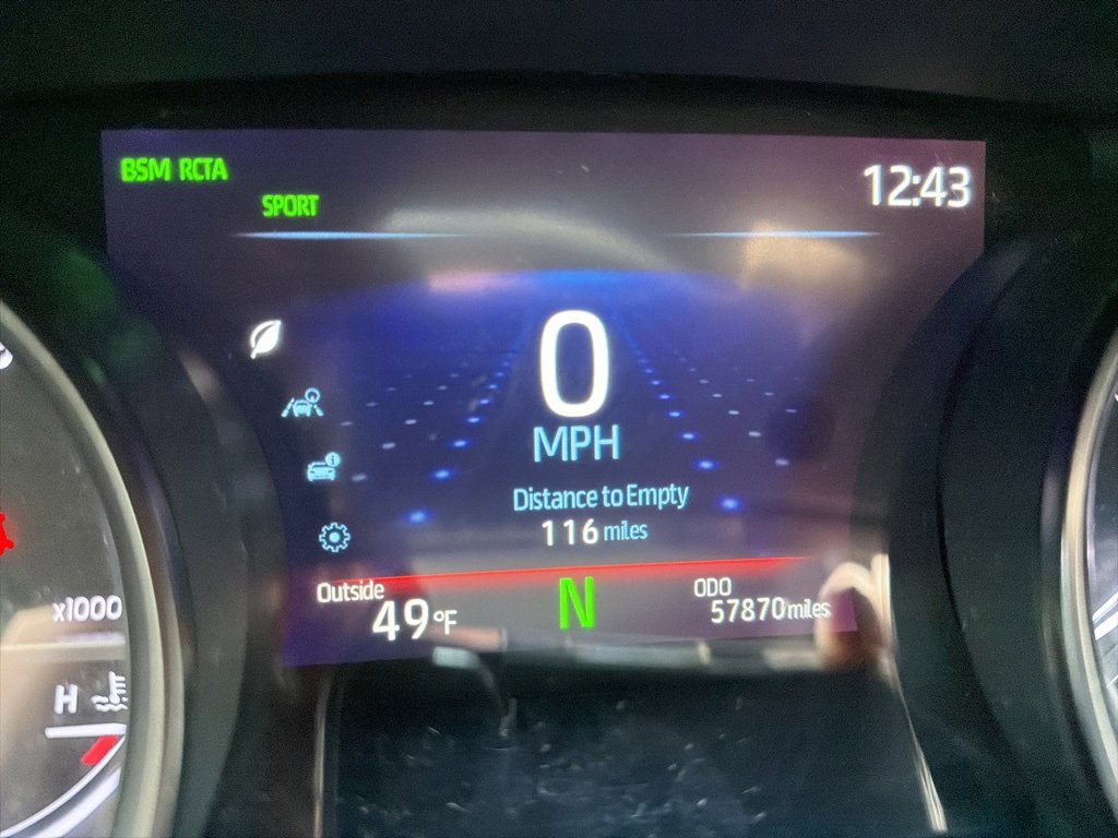 Used 2023 Toyota Camry SE image 3