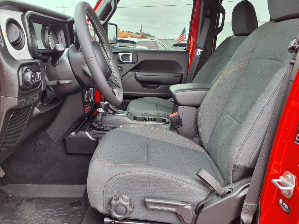 Used 2025 Jeep Gladiator Willys image 3