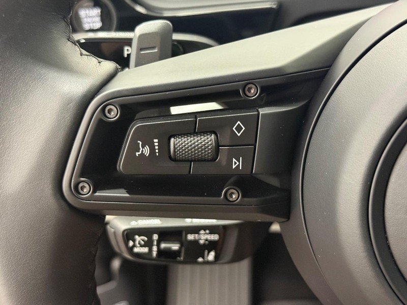 Certified 2025 Porsche Cayenne S AWD/4WD image 19