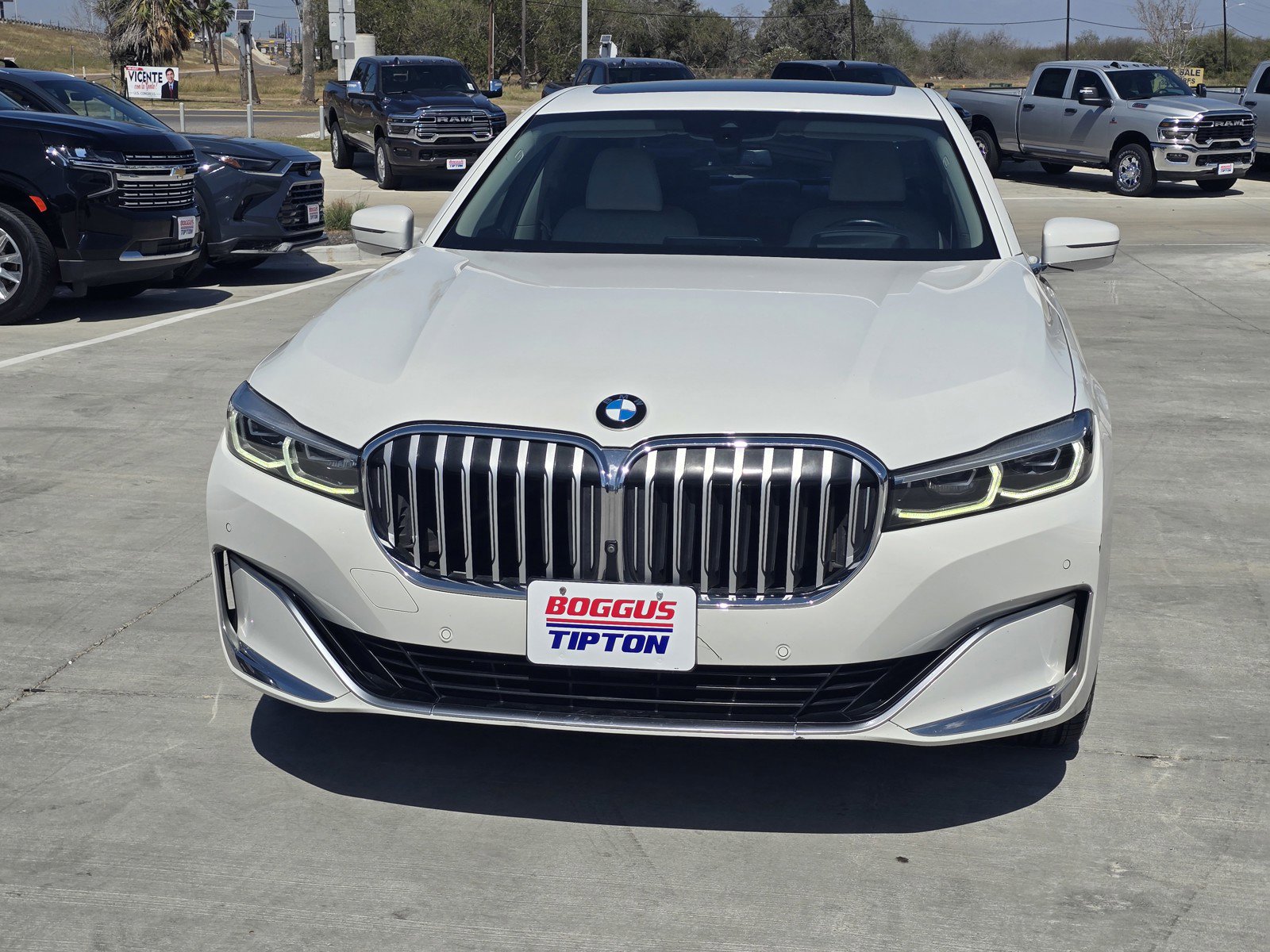 Used 2022 BMW 740i w/ Premium Package RWD image 10