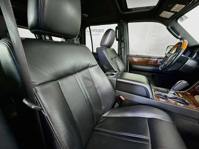 Used 2016 Lincoln Navigator Select AWD/4WD image 30