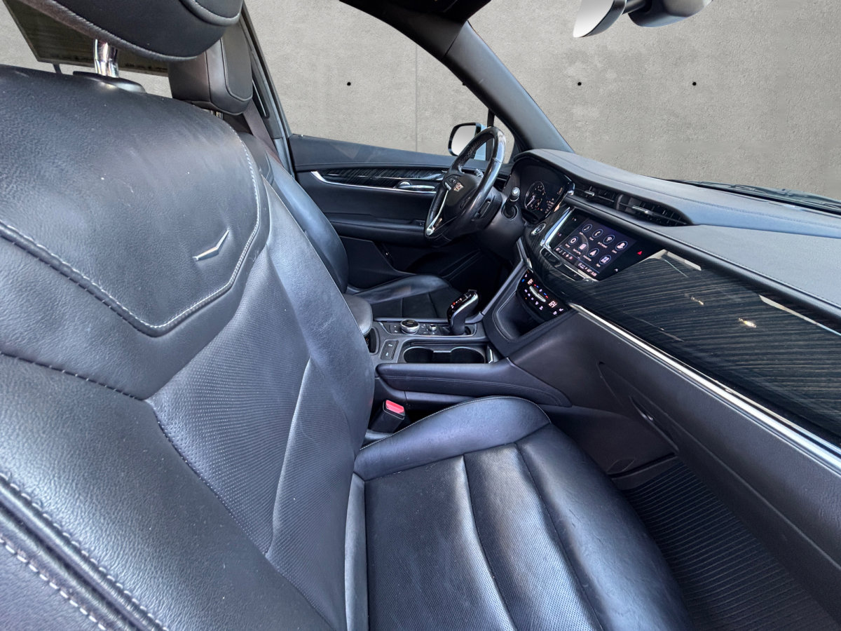 Used 2022 Cadillac XT6 Premium Luxury FWD image 29