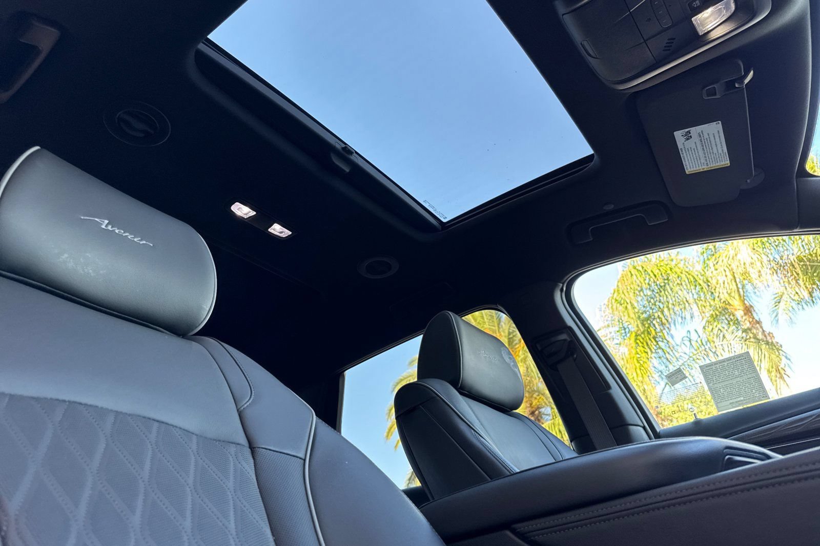 Certified 2024 Buick Enclave Avenir FWD image 19