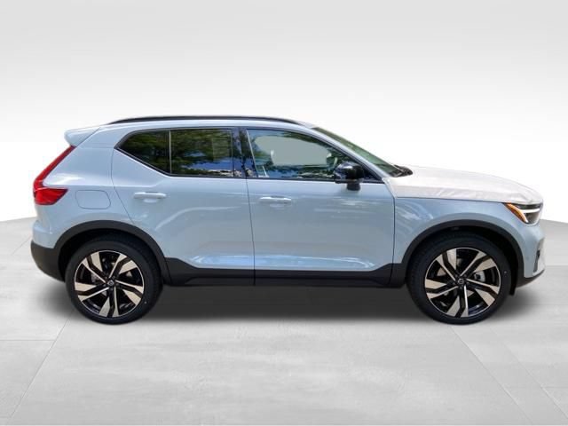 New 2026 Volvo XC40 B5 Ultra w/ Climate Package AWD/4WD image 8