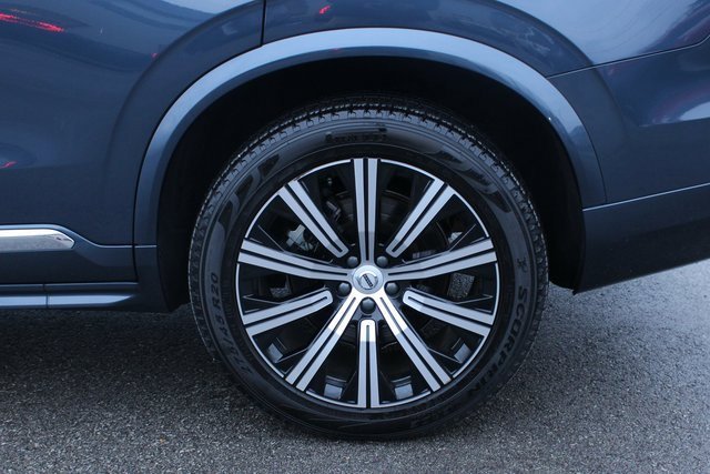 Used 2025 Volvo XC90 B5 Core image 32