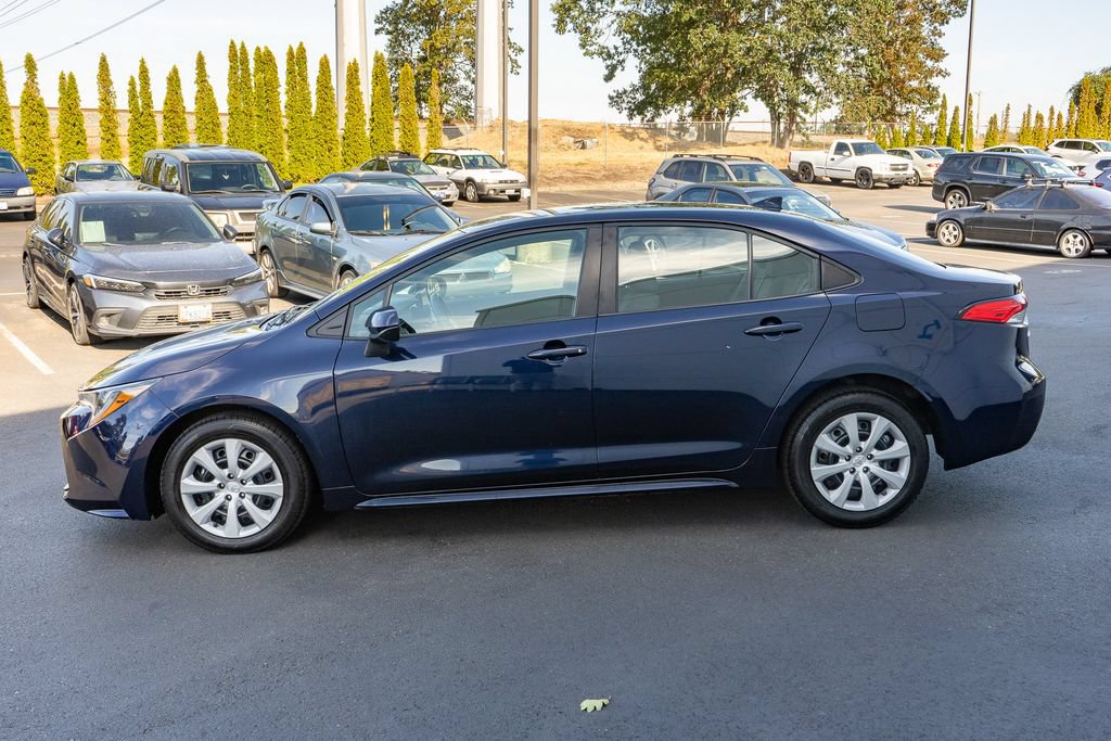 Used 2024 Toyota Corolla LE FWD image 8