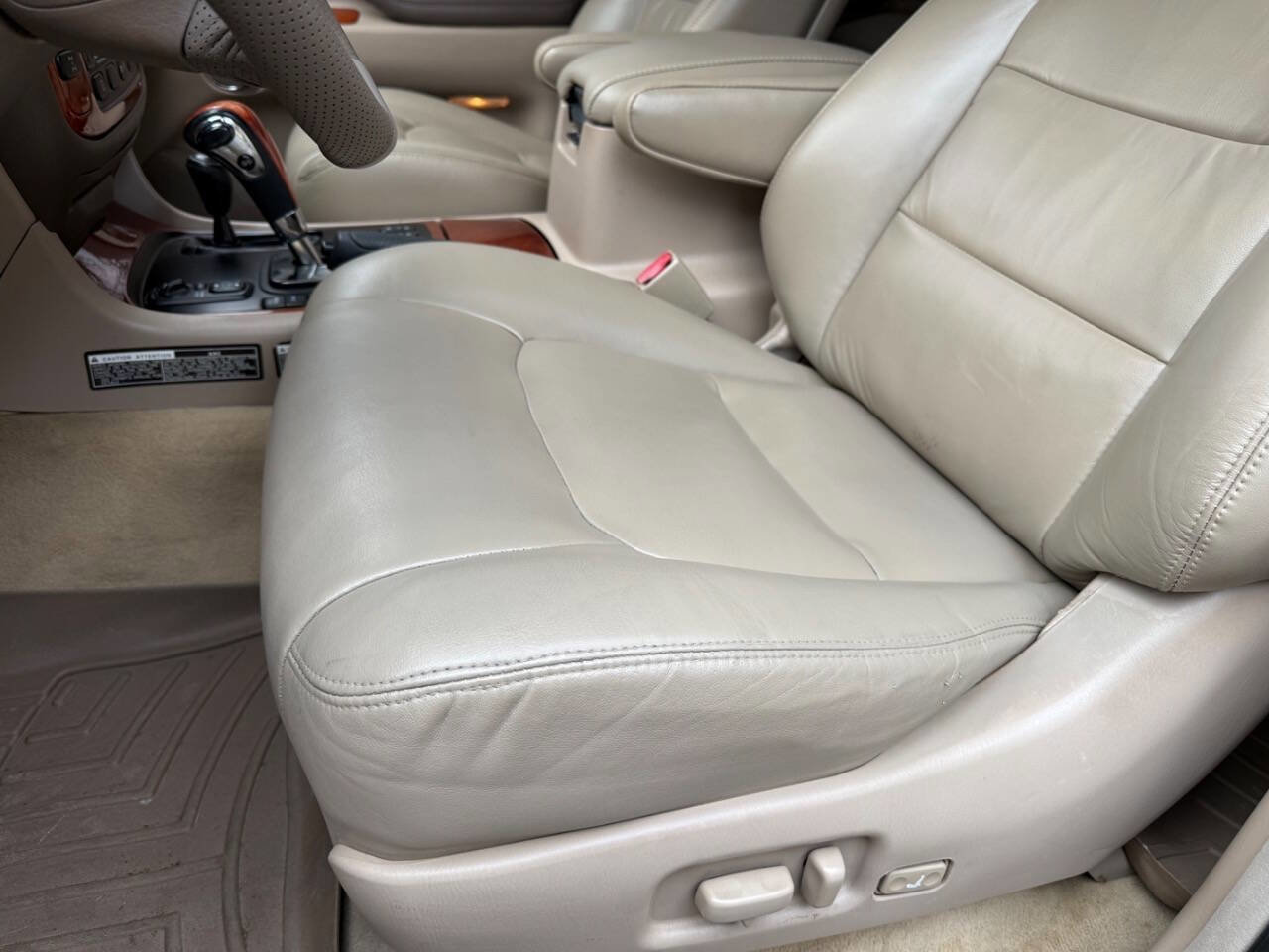 Used 2002 Lexus LX 470 Base 4WD 4dr SUV image 70