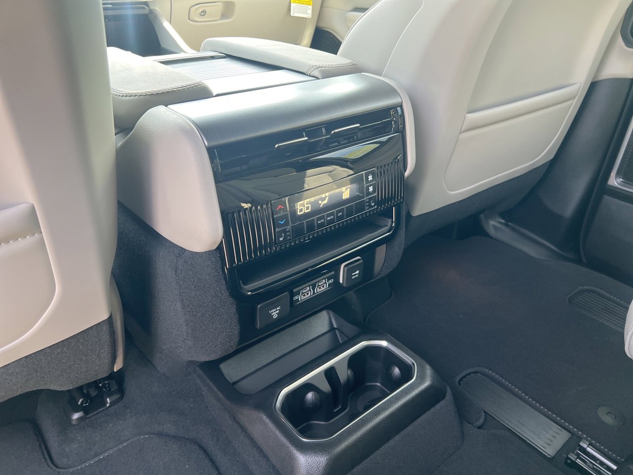 New 2026 Jeep Grand Wagoneer Limited AWD/4WD image 18