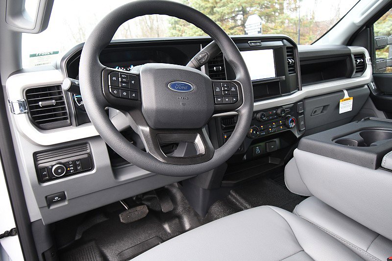 New 2026 Ford F350 XL w/ FX4 Off-Road Package image 9