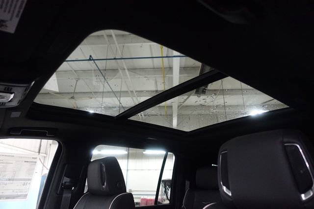 New 2026 Cadillac Escalade ESV Luxury image 17