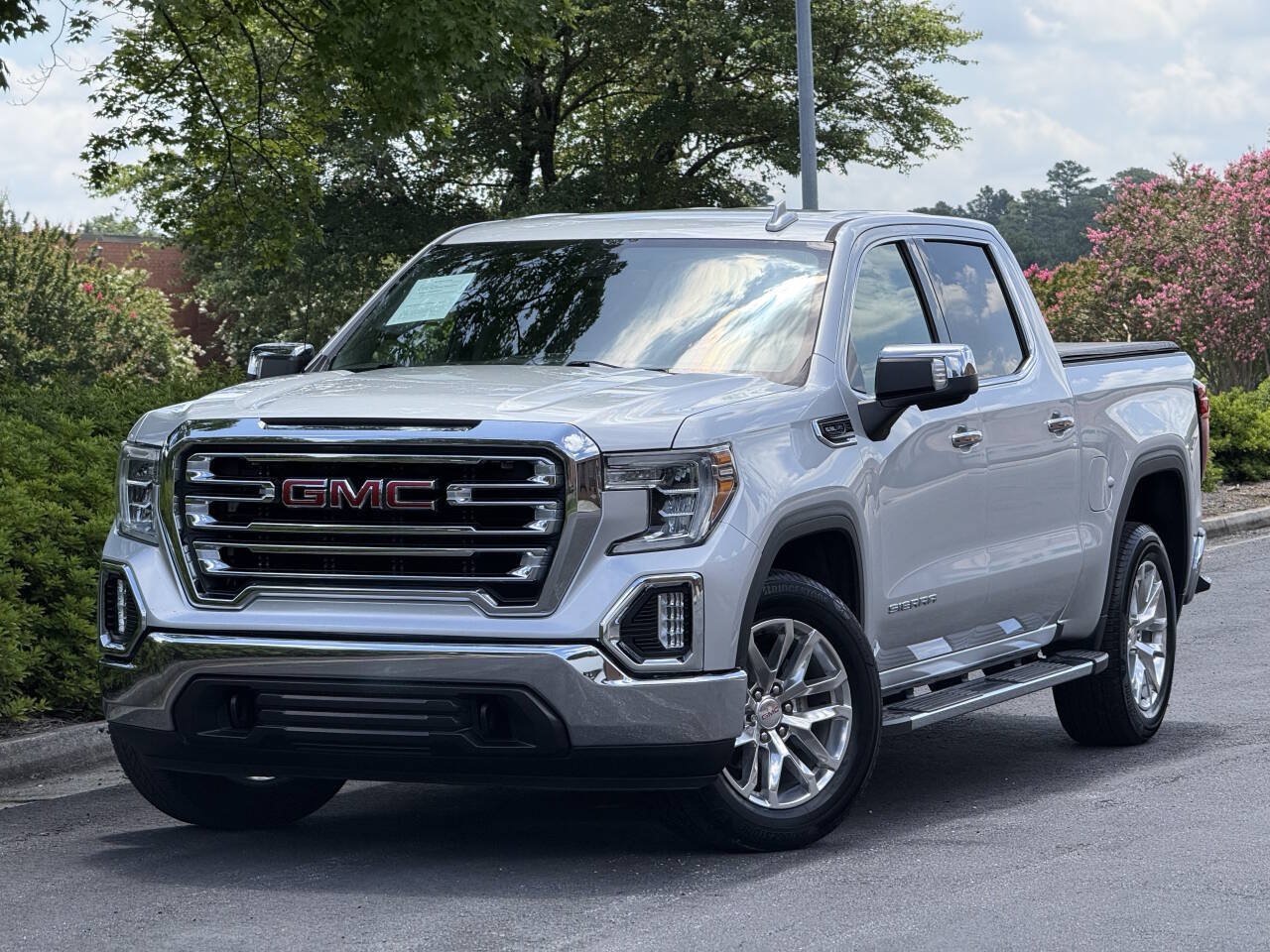 Used 2019 GMC Sierra 1500 SLT w/ SLT Premium Package RWD image 2