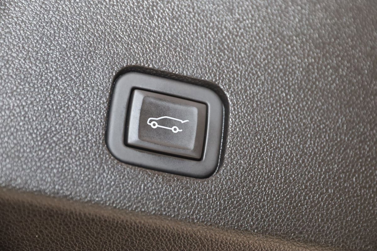 Used 2024 Cadillac XT6 Premium Luxury w/ LPO, Floor Liner Package AWD/4WD image 51