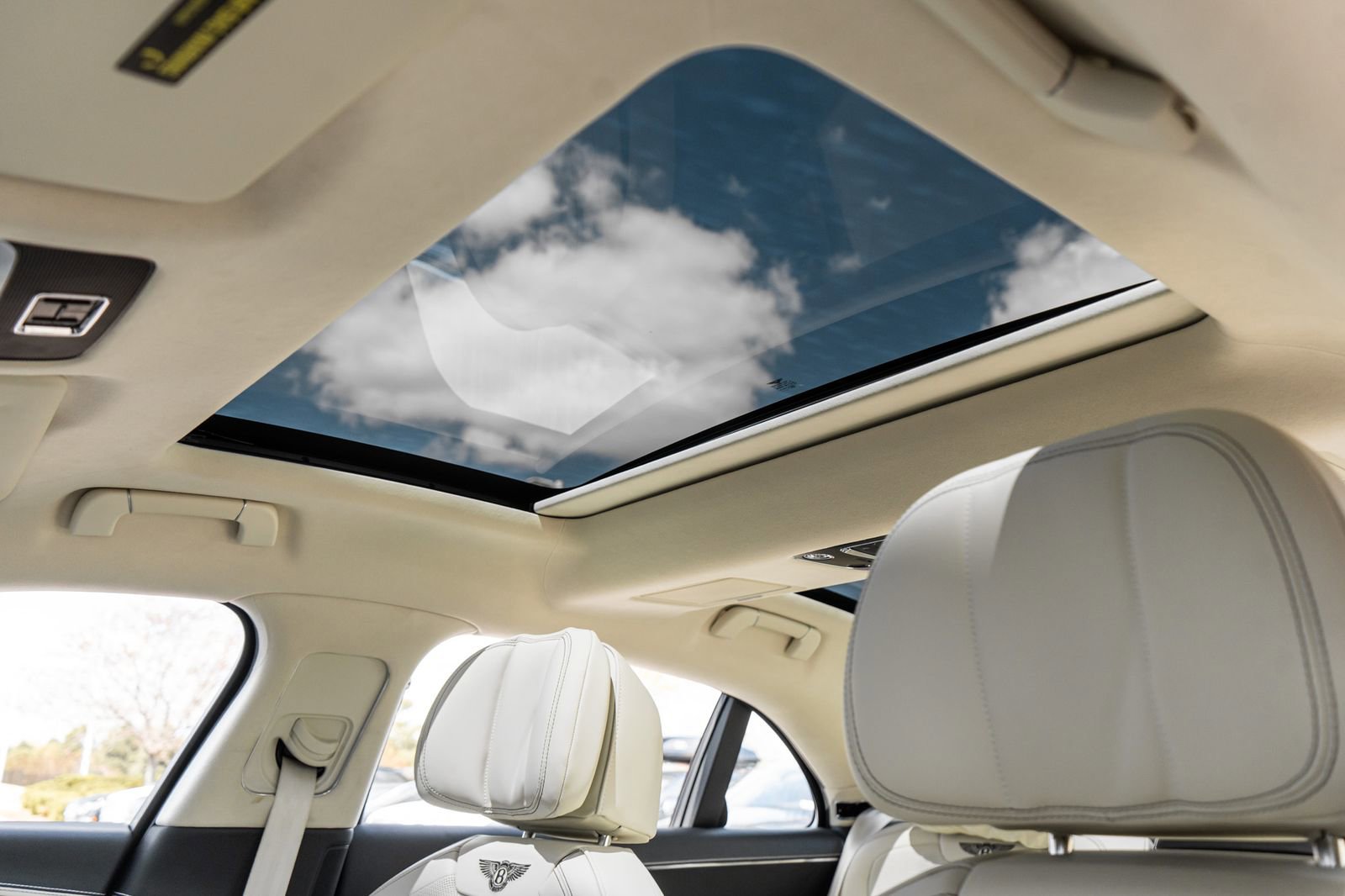 Used 2023 Bentley Flying Spur V8 AWD/4WD image 27