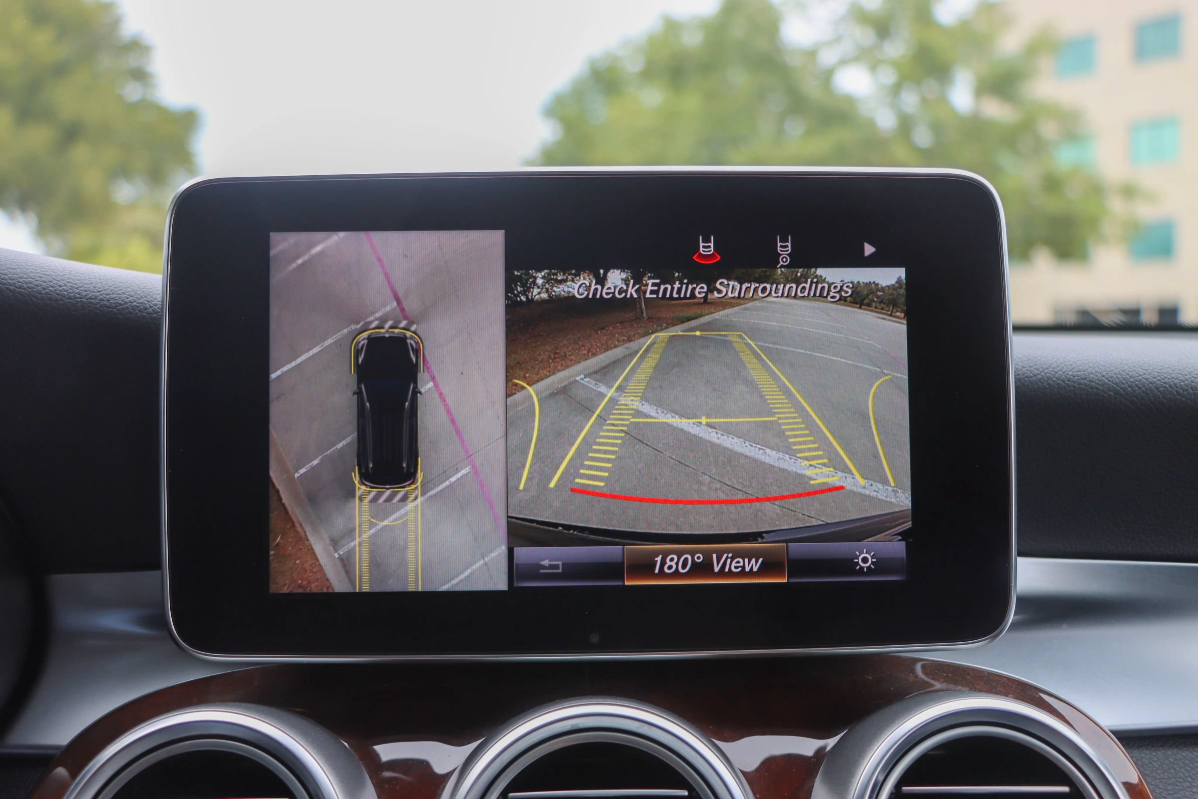 Used 2018 Mercedes-Benz GLC 300 w/ Multimedia Package image 39