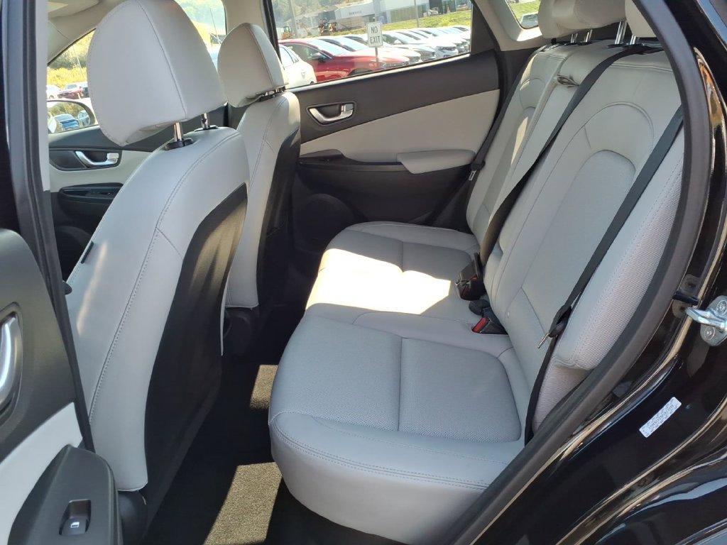 Used 2023 Hyundai Kona Limited w/ Cargo Package AWD/4WD image 16