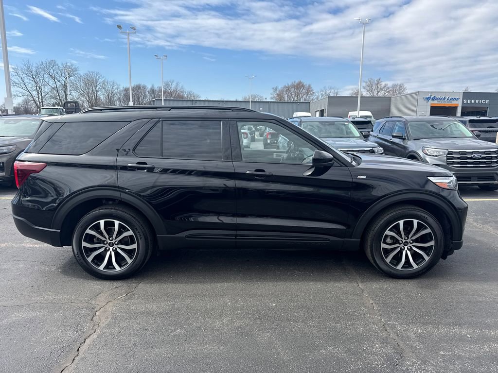 Used 2022 Ford Explorer ST-Line w/ Class IV Trailer Tow Package image 6