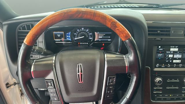 Used 2017 Lincoln Navigator L Select image 20