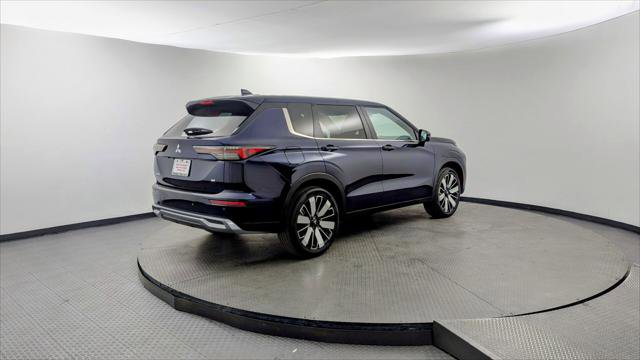 Used 2025 Mitsubishi Outlander SE image 8