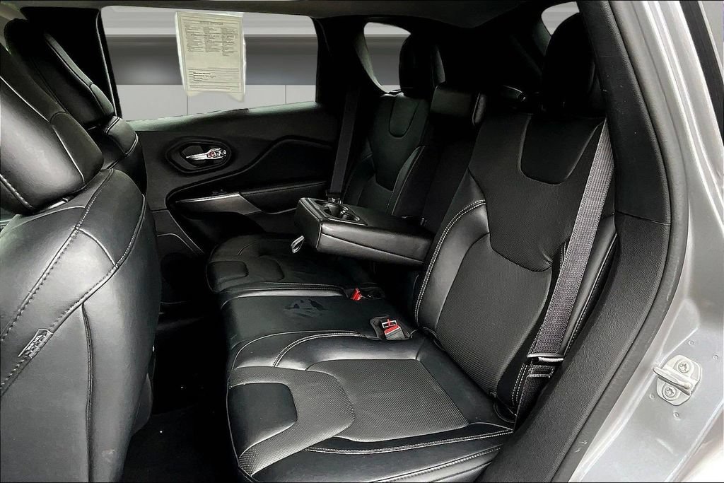 Used 2022 Jeep Cherokee Limited AWD/4WD image 22