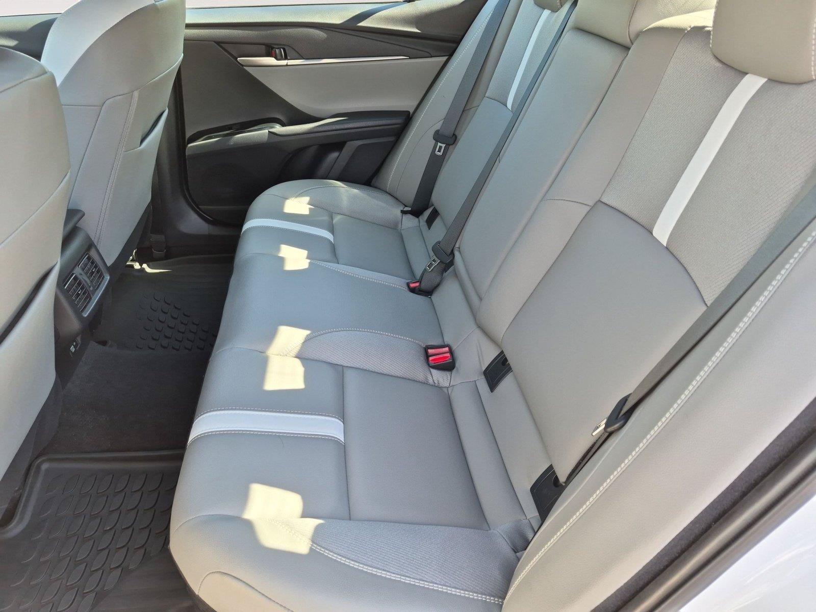 Used 2025 Toyota Camry SE FWD image 9