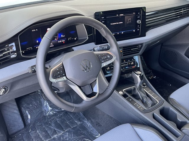New 2025 Volkswagen Jetta SE FWD image 15